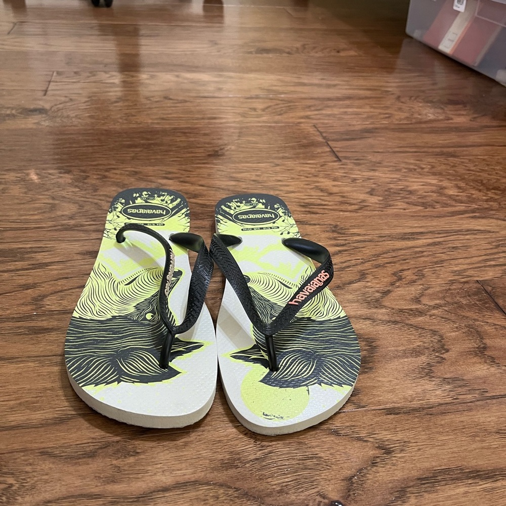Haviana Sandals in Green Print